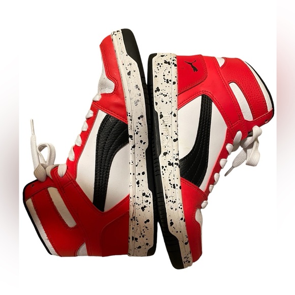 Boys Puma sneakers - size 5.5
